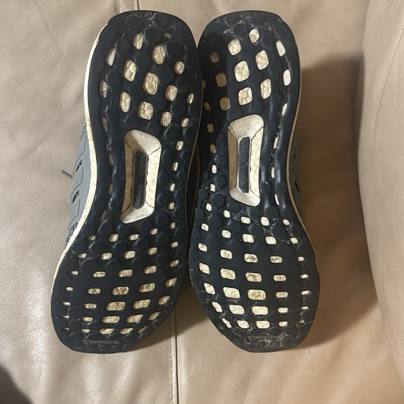 Size 11.5 Adidas Ultraboost - Picture 3 of 3